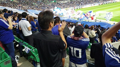 まるさんも立って応援.jpg
